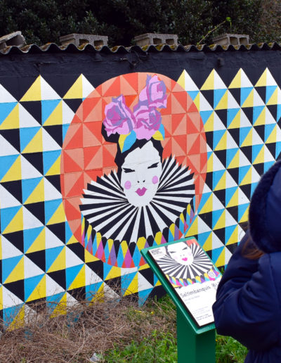Elementary students of CEIP Bergantiños during their visit to the walls